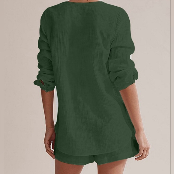 Versatile Notched Top and Shorts Set - Picture 4 of 11